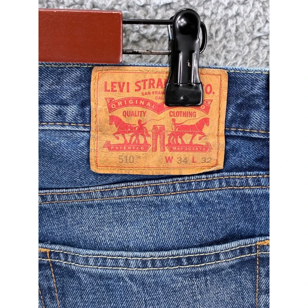 Levis no visible